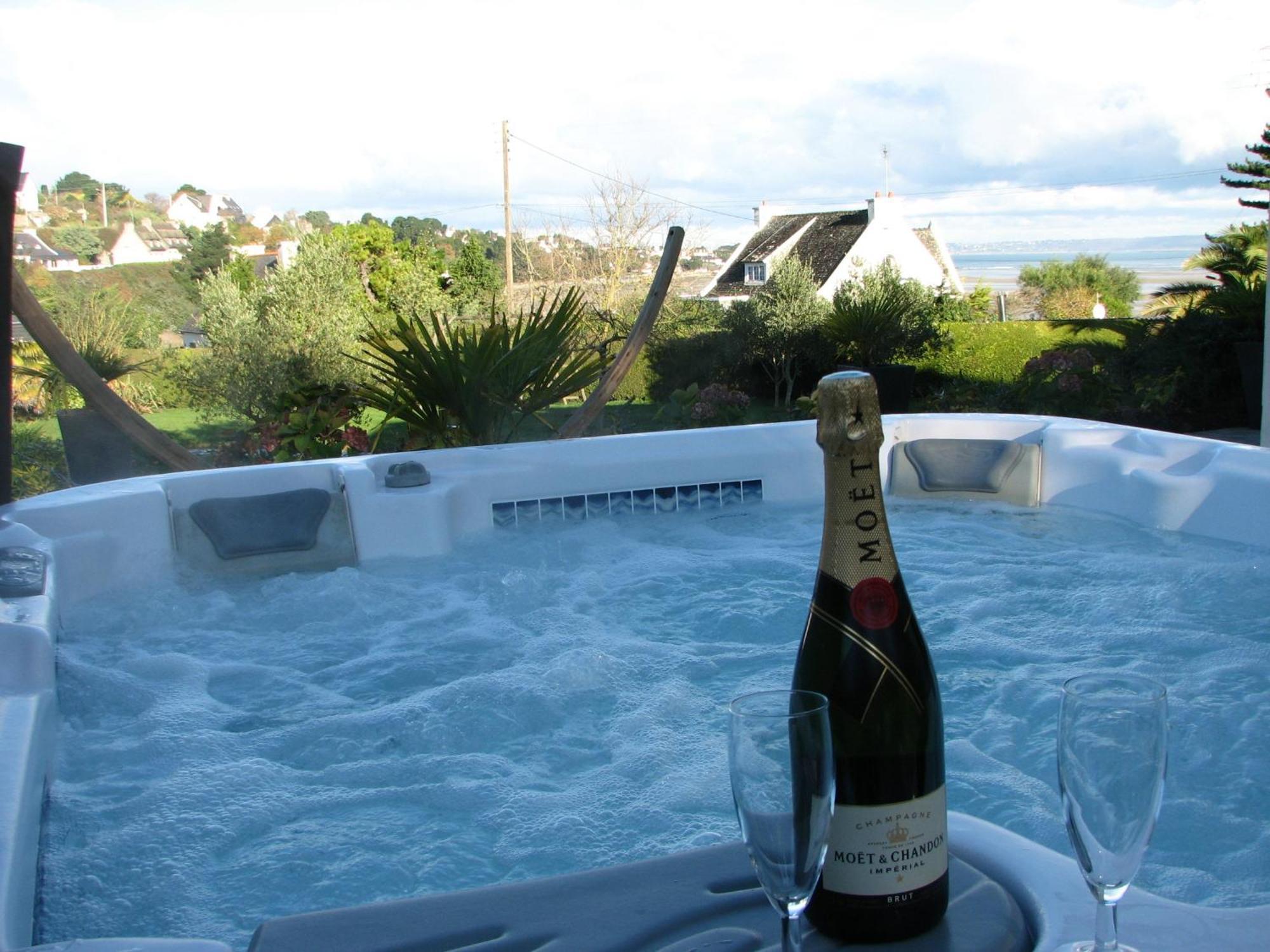 L'Escale Evel Er Ger Bed and Breakfast Locquirec Εξωτερικό φωτογραφία