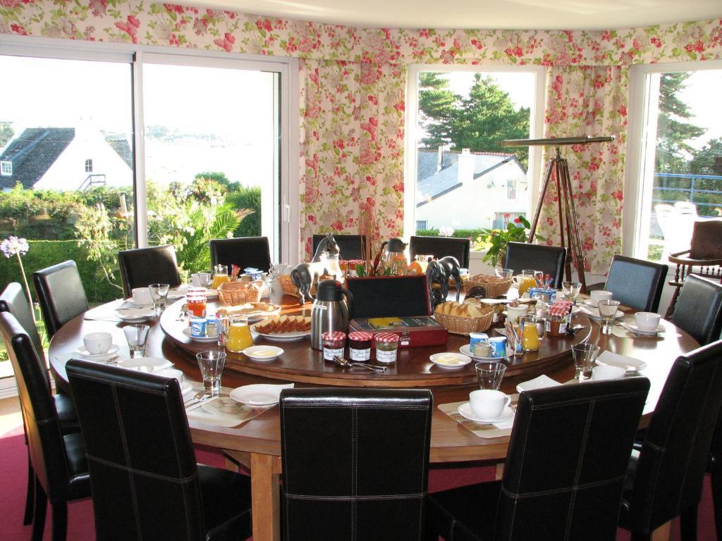 L'Escale Evel Er Ger Bed and Breakfast Locquirec Εξωτερικό φωτογραφία